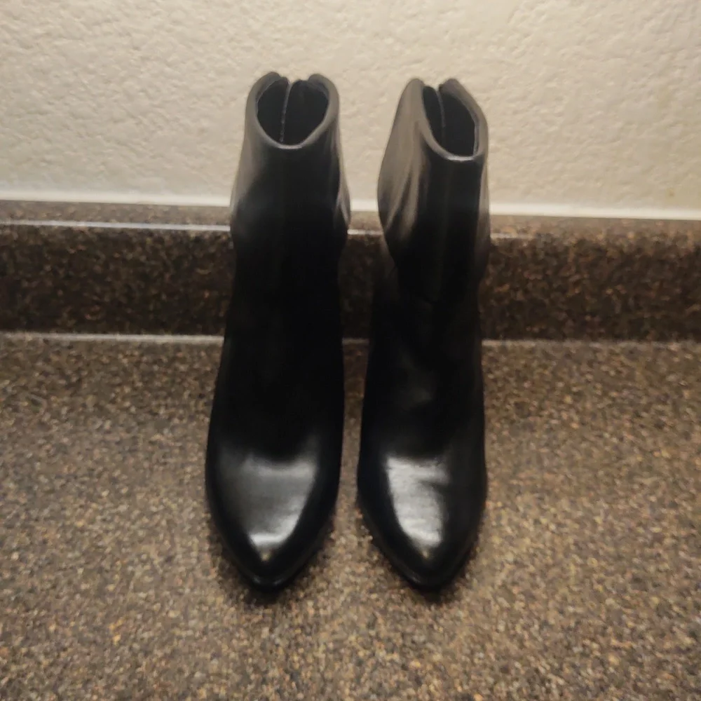 LIKE NEW! Ralph Lauren "Leola" Black High Heel Ankle Boots MSRP $140 (Copy) - Picture 4 of 16